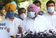 कैप्टन ने सिब्बल और आजाद की तरफ इशारा किया आप पार्टी छोड़ सकते है!
