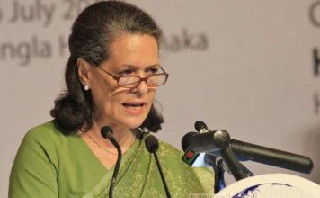 कांग्रेस में बड़े फेरबदल की तैयारी में कांग्रेस अध्यक्ष सोनिया गांधी, कई पुराने चेहरों की हो सकती है छुट्टी !